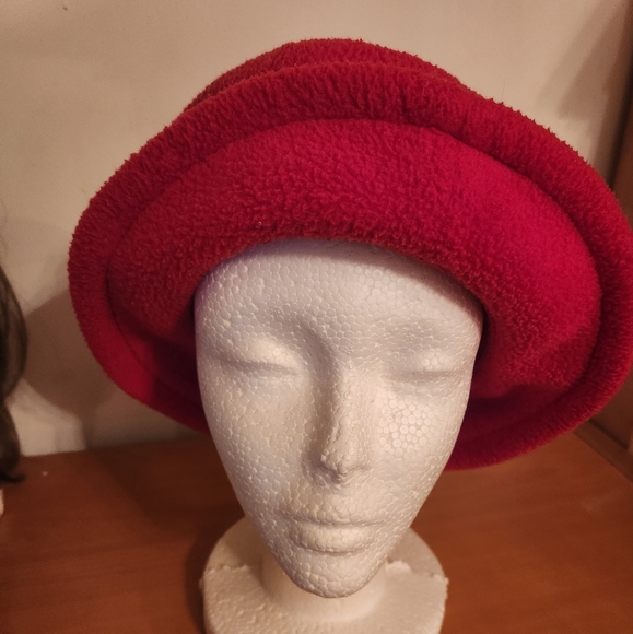 Roamans Woman's Bucket Winter Hat in Red - Picture 2 of 4